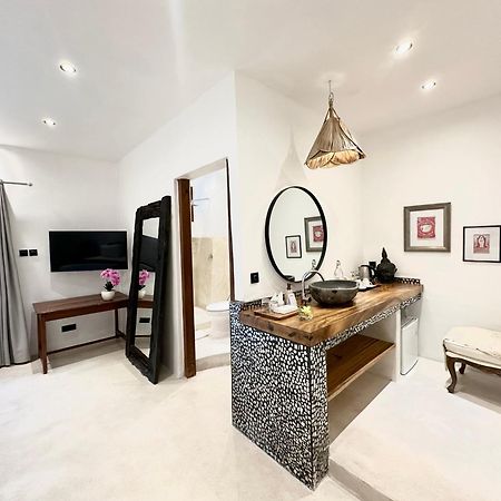 The Apartments Umalas Canggu Екстериор снимка
