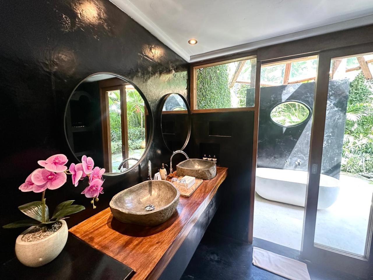 The Apartments Umalas Canggu Екстериор снимка
